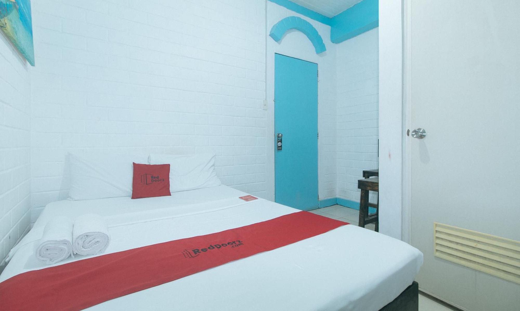 Reddoorz At La Maria Pension And Tourist Inn Cebu Exterior photo